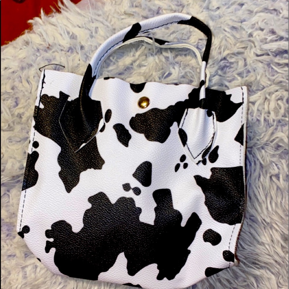 Small Cow purse! Has straps for cross body!